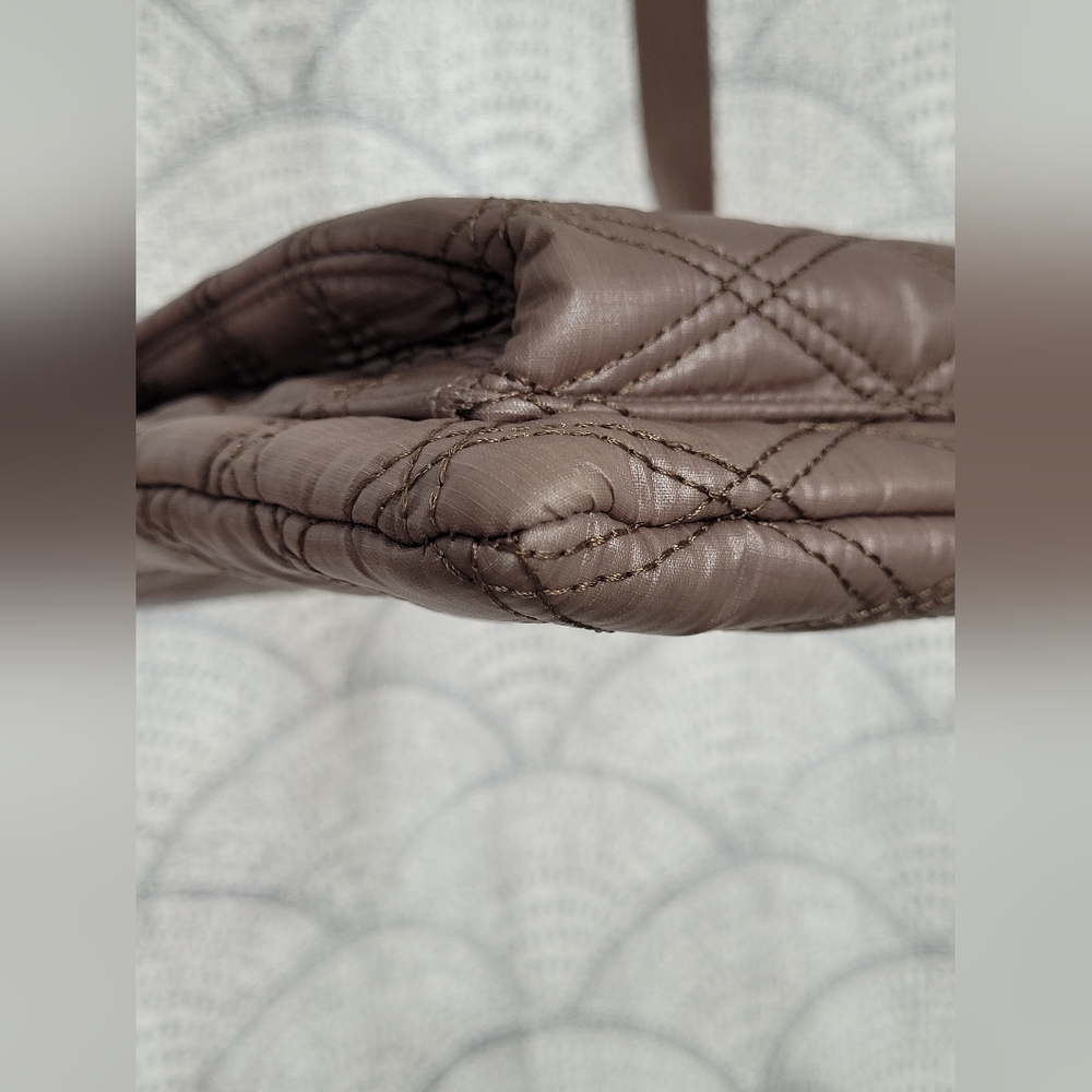 Baggallini Rose Pink Metallic Quilted Crossbody "For Life's Journey" - Picture 5 of 15
